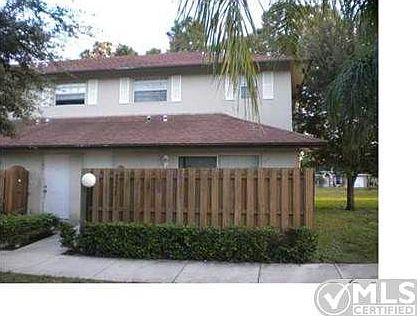 2nd image of 731 Cypress Way E