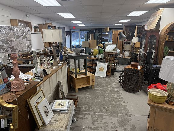 3rd image of 314 College St #314