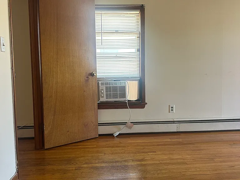 28-30 Florence Ave #4 — Photo 11