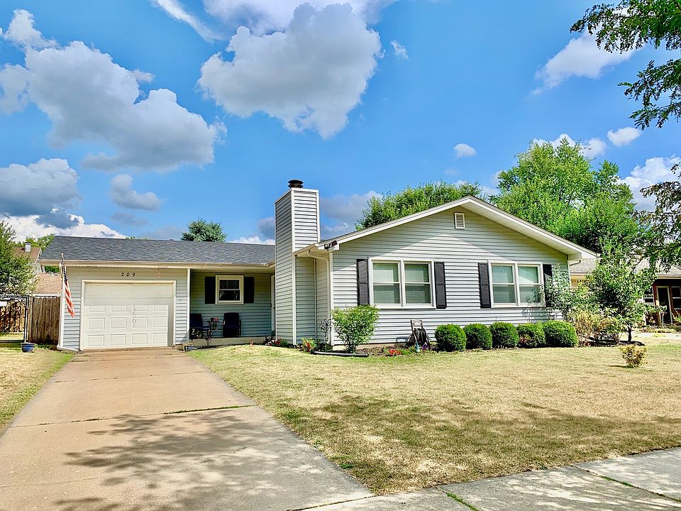 1st image of 209 Larchwood Ln