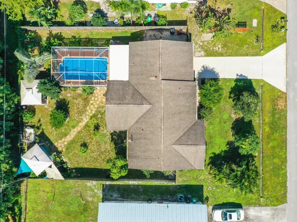 972 SE Preston Lane, Port St Lucie, FL 34983