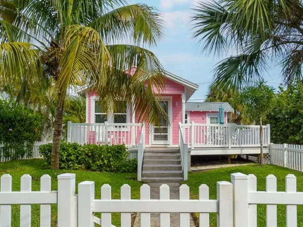 12412 Sunshine Ln, Treasure Island, FL 33706