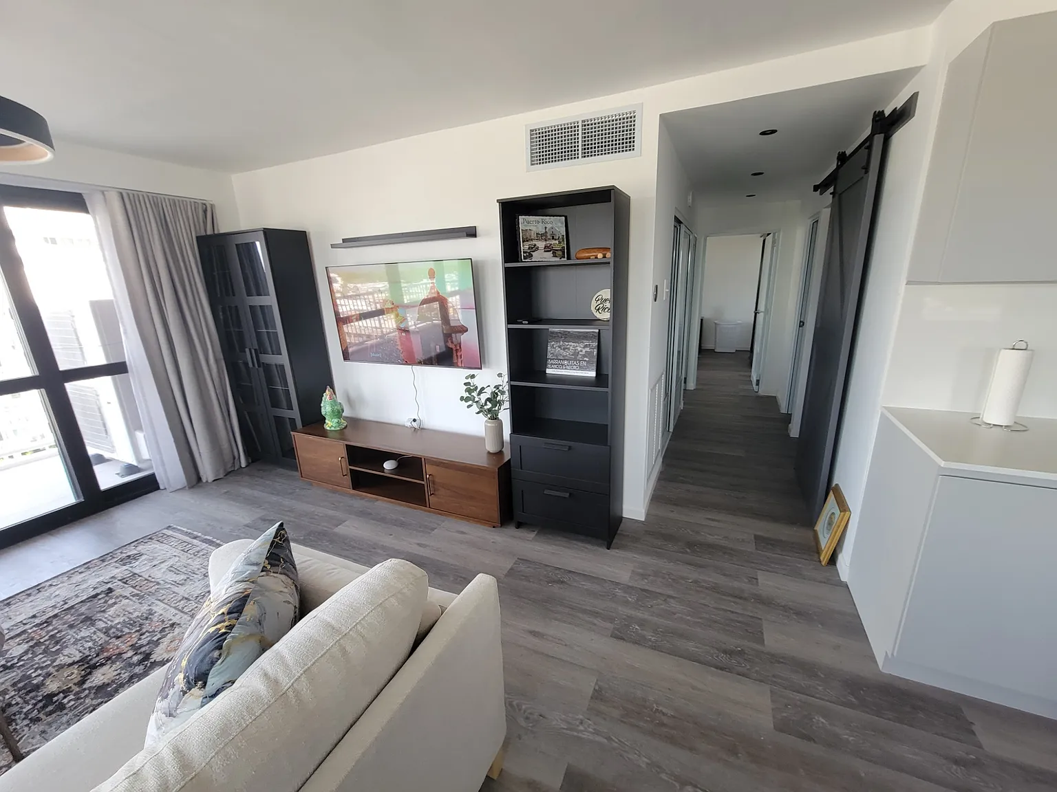 2 bed, 1044 sqft, $3,500 — Photo 4