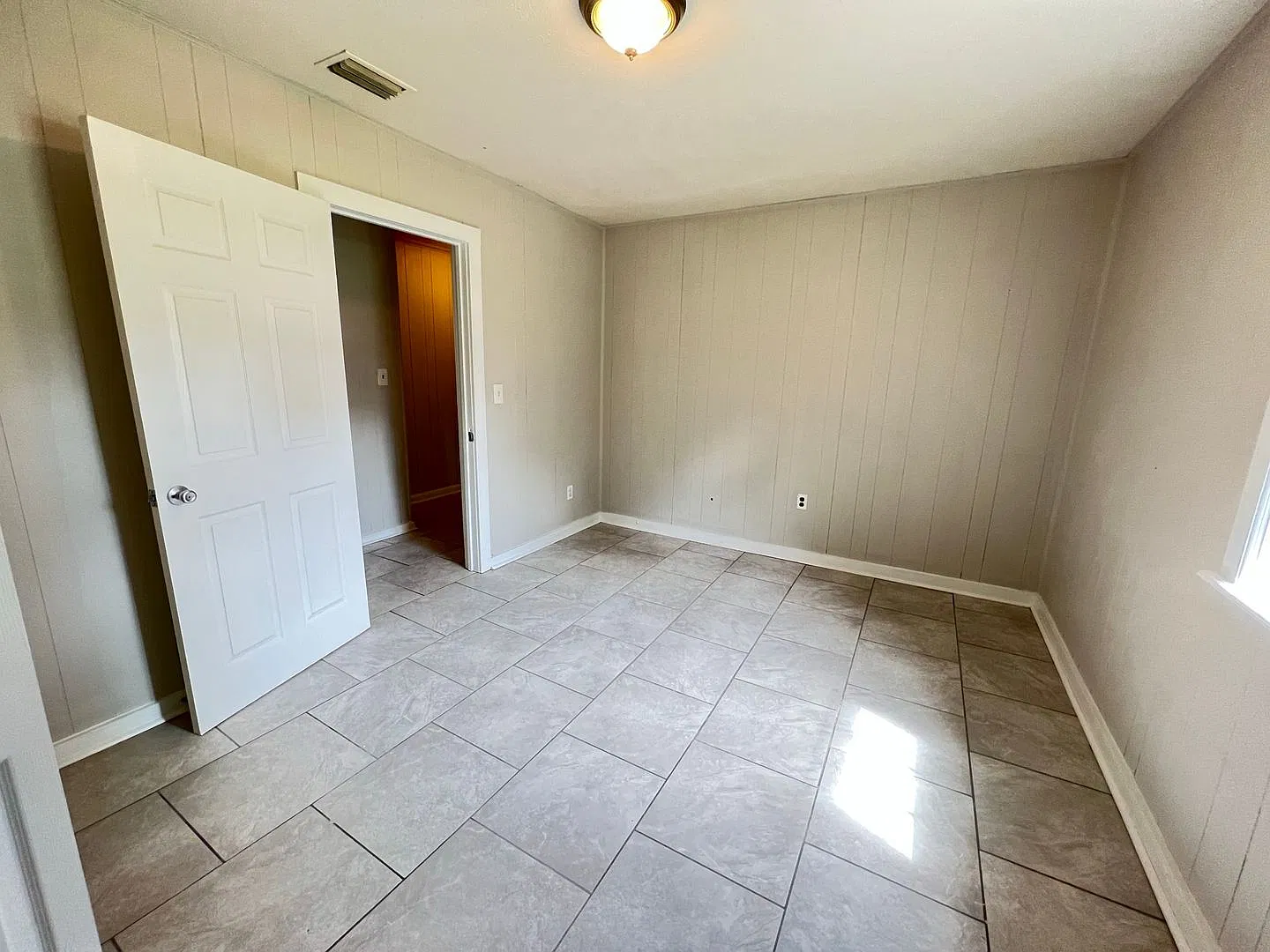Spacious Green Cove Springs House On Large Lot — Photo 4