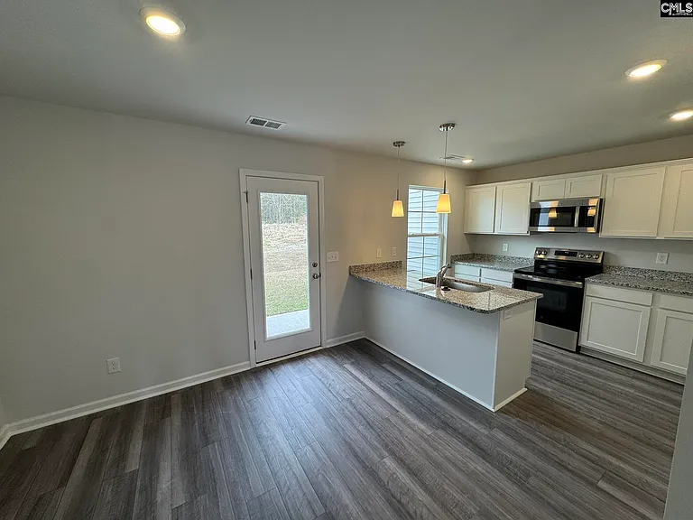 157 Cary Ln — Photo 5