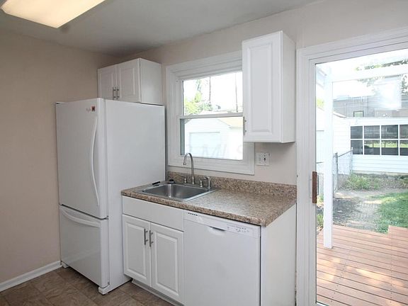 4th image of 5600 Emerson Ave