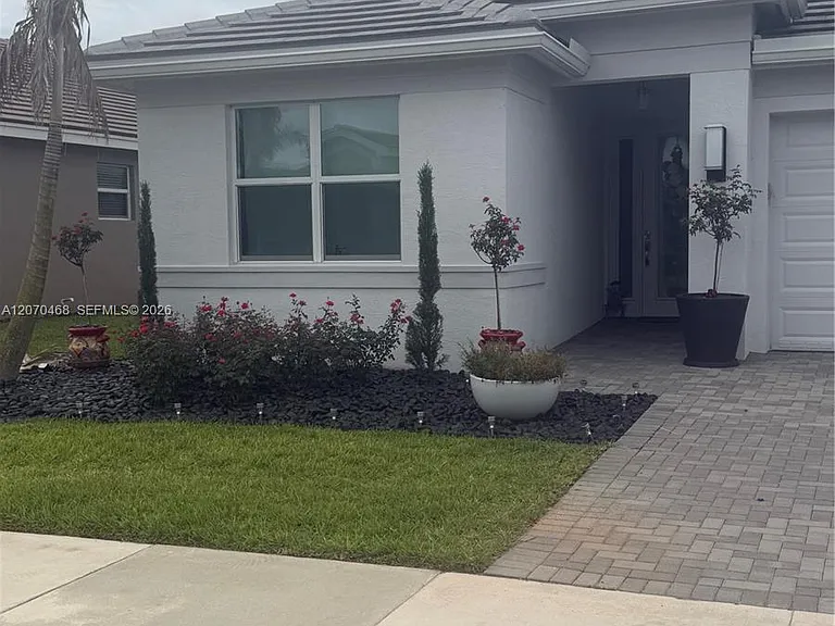 13542 SW Oceanus Blvd — Photo 2