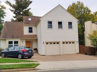 6126 Glen Oaks Ct, Springfield, VA 22152