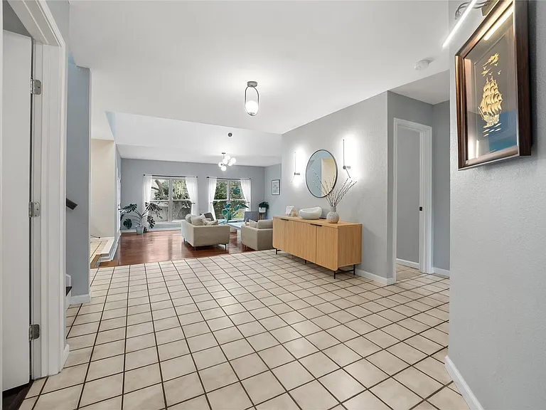 10511 Tweedsmuir Dr — Photo 6