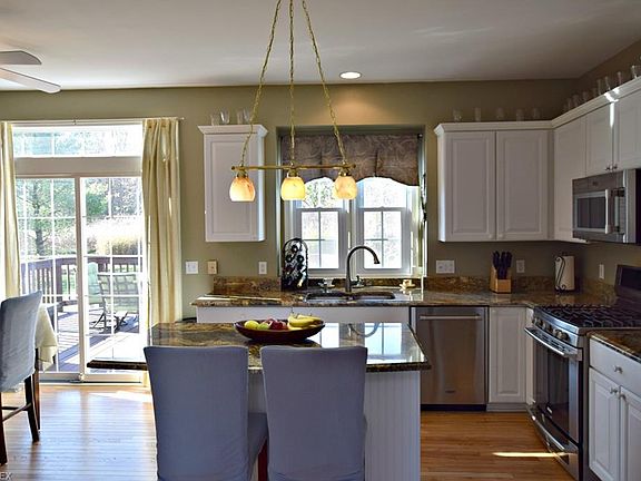 3rd image of 600 Continental Dr