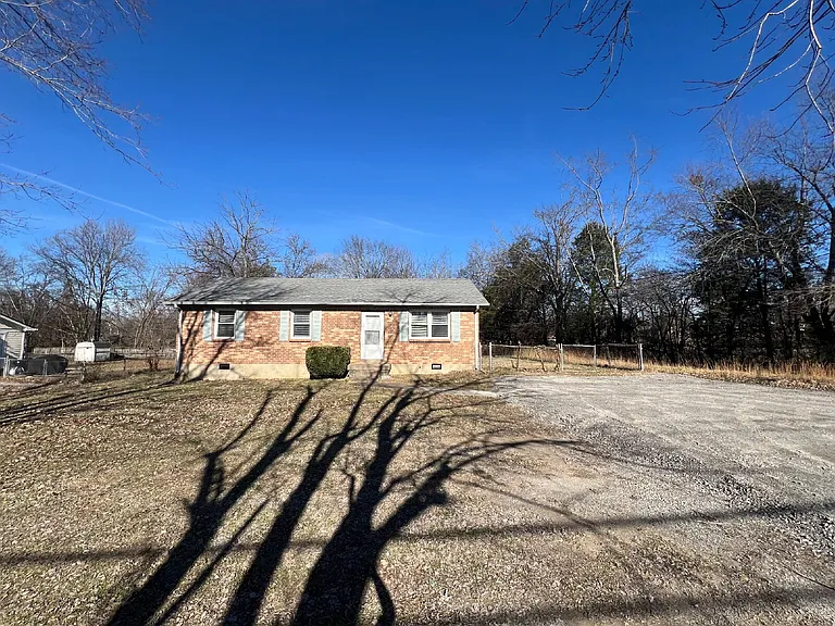 621 Dover Rd — Photo 3