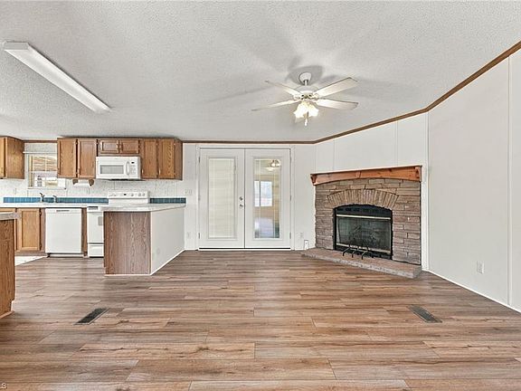 4th image of 4790 Waynick Meadow Rd