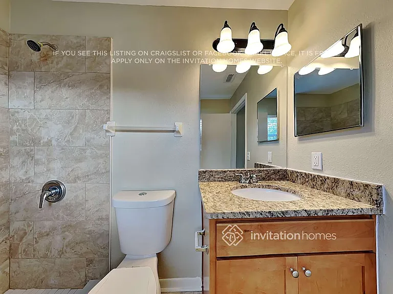320 Roosevelt Sq — Photo 14