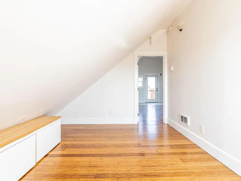2314 Hoyt Ave #D — Photo 5