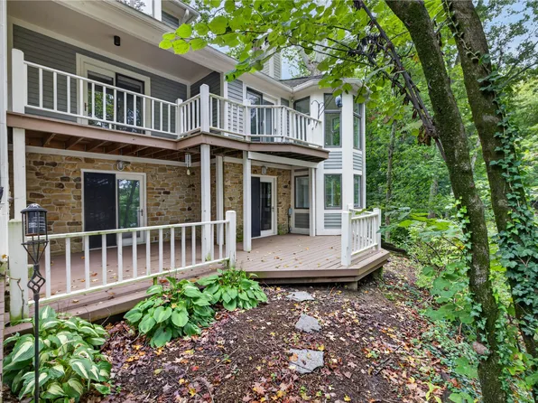 8169 Upper Bay Ln, Indianapolis, IN 46236