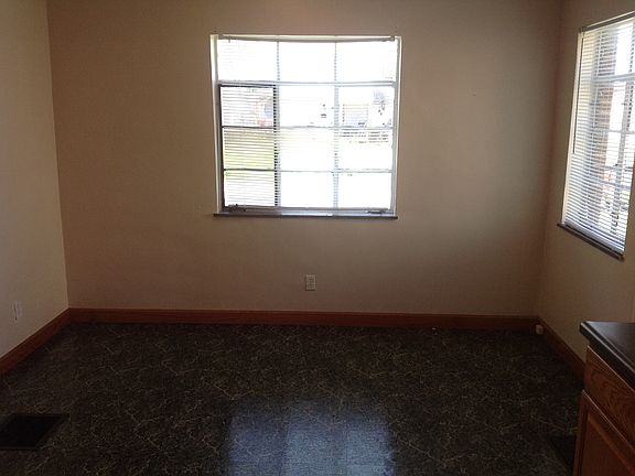 Kitchen Eating Area