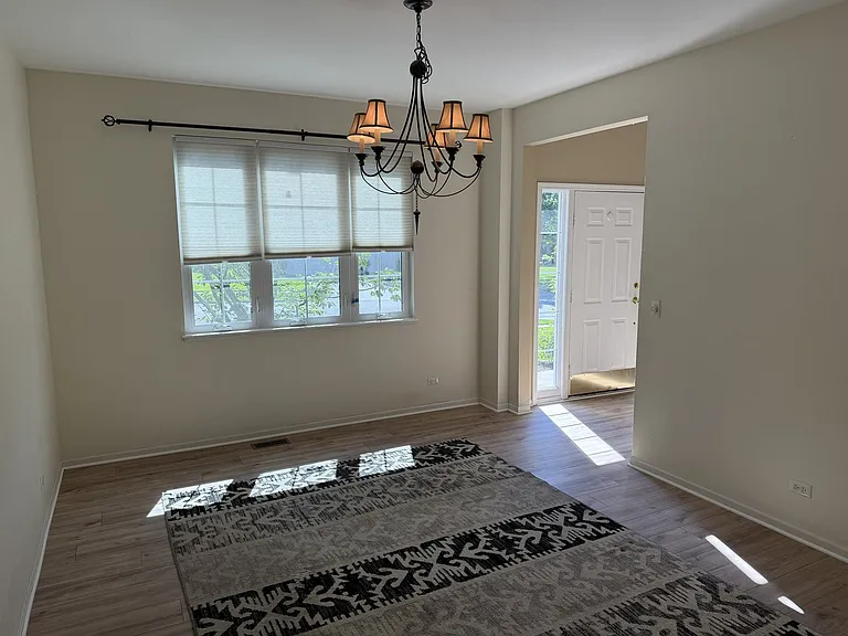 575 Capital Ln — Photo 8