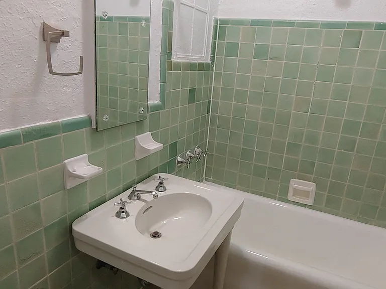 Hampton House — Photo 8