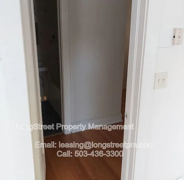 205 NW Kings Blvd #4 — Photo 9