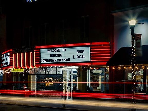 Historic Dickson downtown within five minute walk