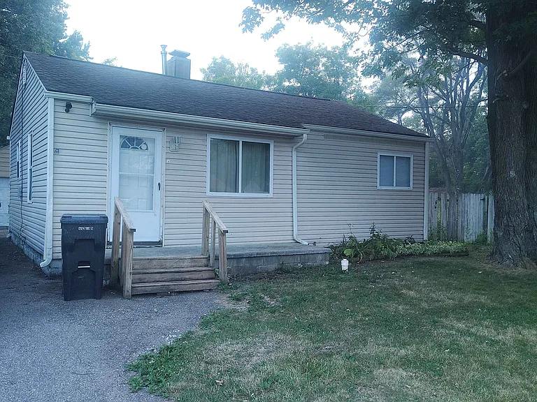 2922 Colorado Ave — Photo 1