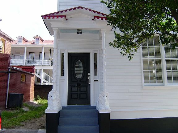 Smith St