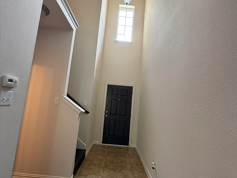 8732 Manhattan Ave — Photo 17