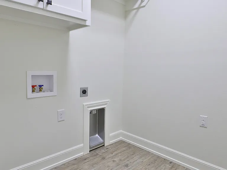 5702 Legacy Dr — Photo 6