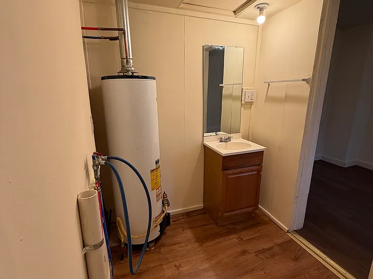1309 W Catalpa St — Photo 10
