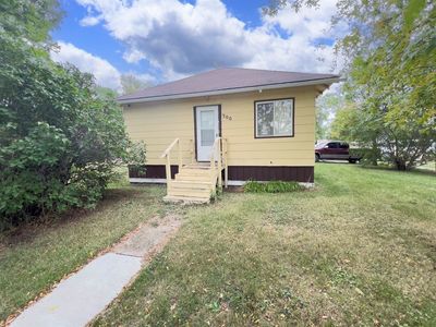 300 Main St N, Parshall, ND, 58770