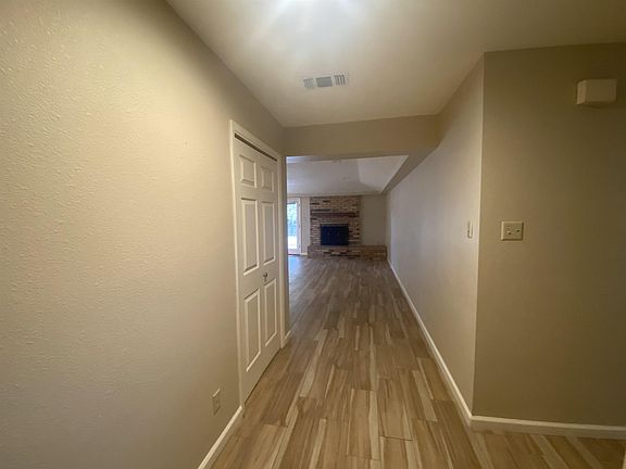 2nd image of 5 Taos Ct