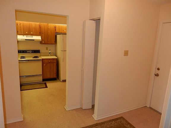 4th image of 221 Avant Garde Cir #221