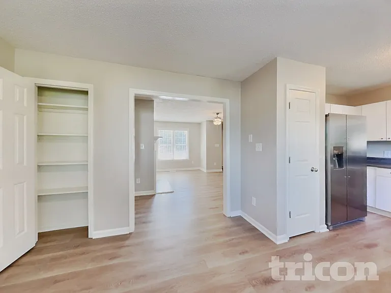 1004 Spruce Dr — Photo 5