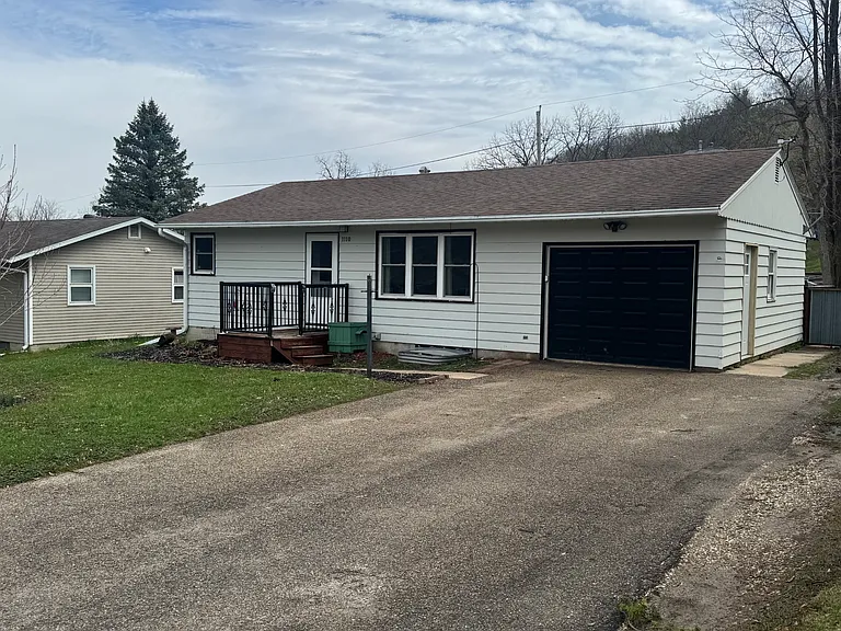1110 S Mill St — Photo 1