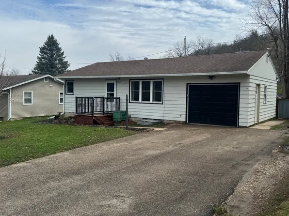 1110 S Mill St, Decorah, IA 52101