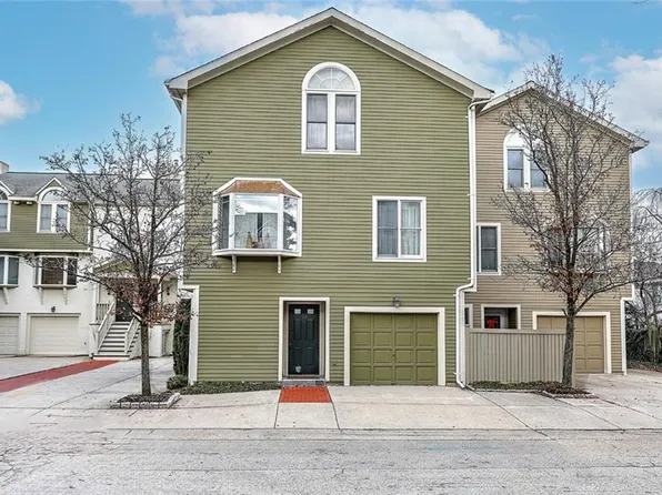 22 Miles Ave #10, Providence, RI 02906