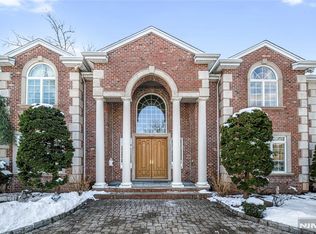 21 Priscilla Ln, Englewood Cliffs, NJ 07632