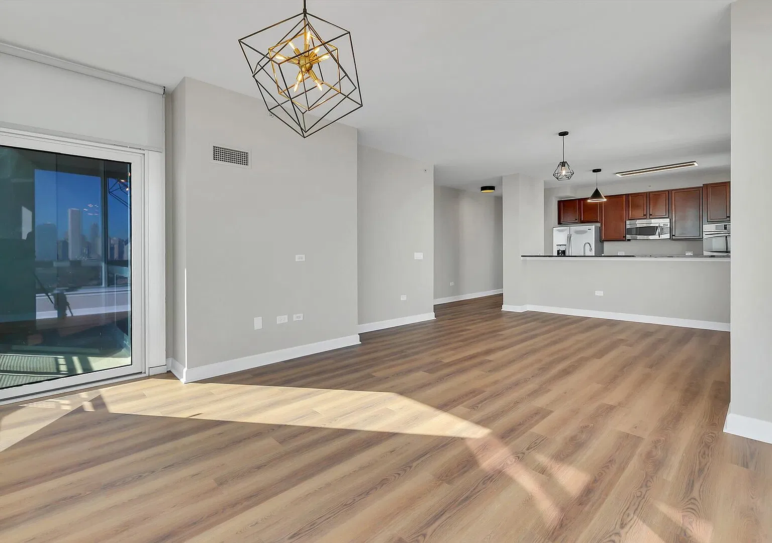 3 bed, 1650 sqft, $4,800 — Photo 3