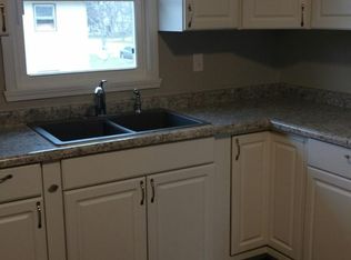 204 4th St NW APT 1, Dilworth, MN 56529