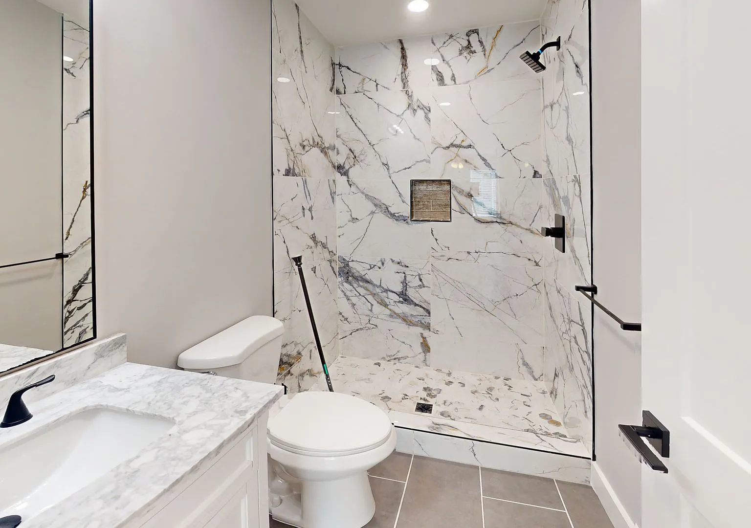Waitlist for Aug2027Jul2028 Now Open! |4BR 4BA New Off Campus Housing Near UTK — Photo 3