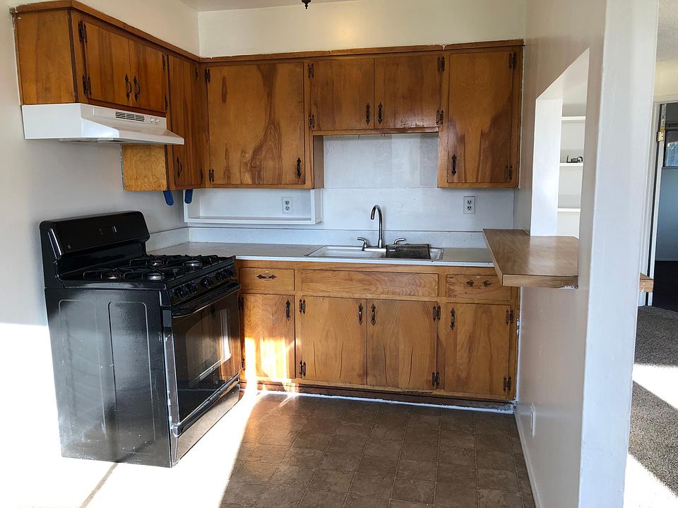 2nd image of 18 N Wagner Ave