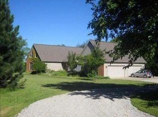 7910 Herons Glen Ct, Wapella, IL 61777