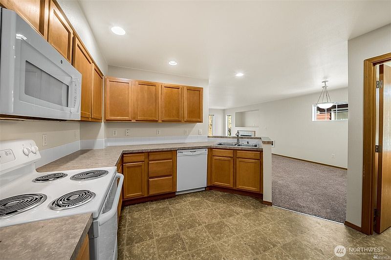 4th image of 14806 36th Avenue Ct E #6