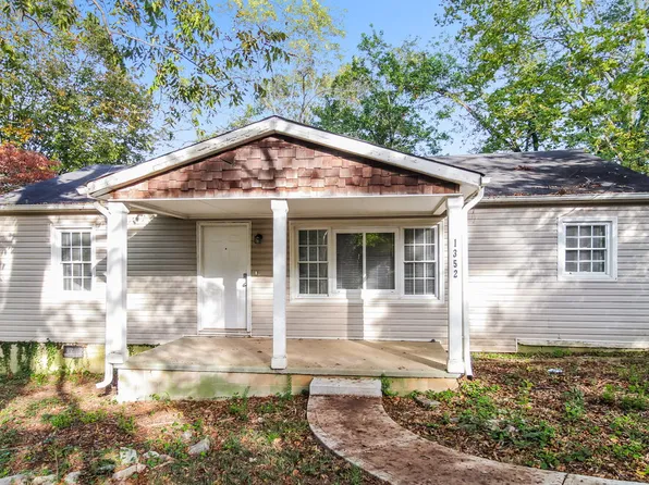 1352 Peachcrest Rd, Decatur, GA 30032