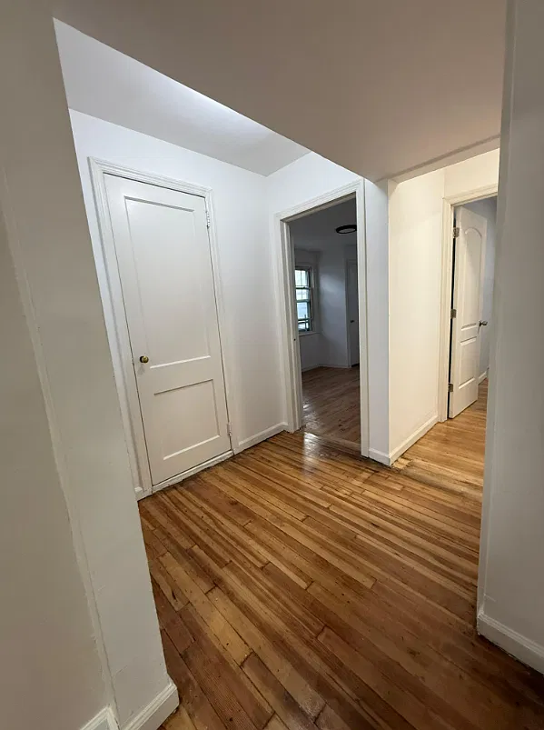 290 Roberts Ave — Photo 4