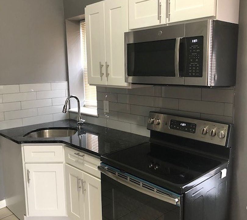 1st image of 1822 W Erie Ave APT 2