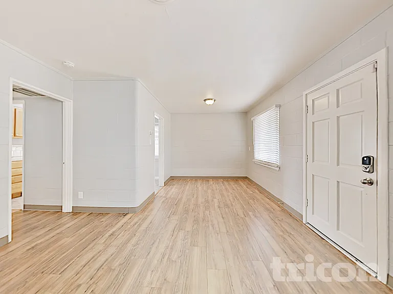 5307 Esmeralda St — Photo 4