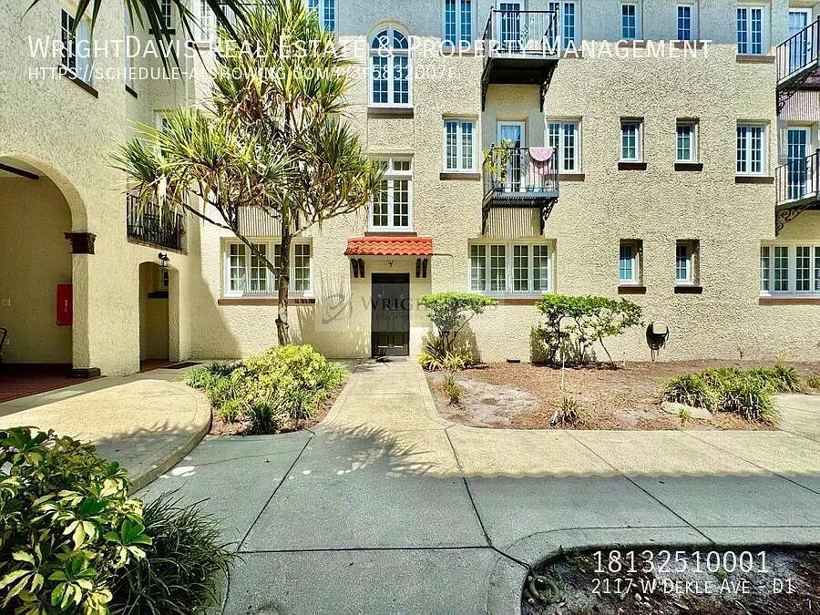 Charming 1/1 Condo in Hyde Park — Photo 3