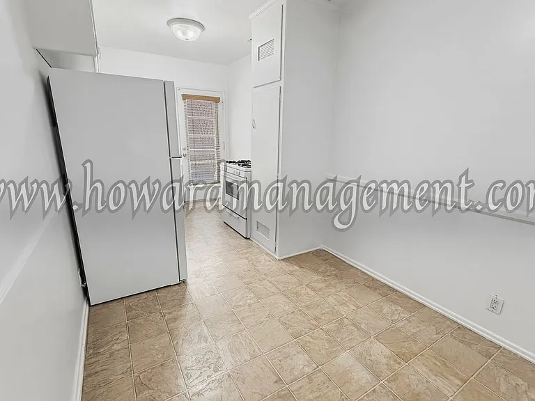 1048 Corning — Photo 5