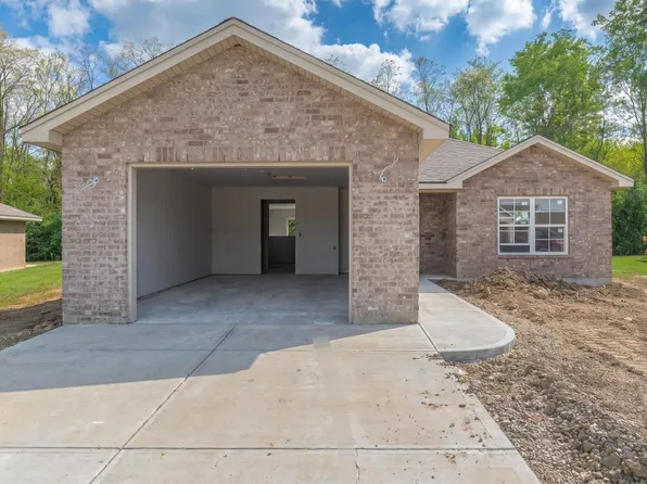 137 Pebble Creek Dr, Eaton, OH 45320